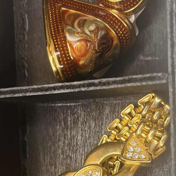 Vintage Gold-Tone Chain Bracelet with Crystal Accents — Statement 1990s Glam - Picture 7 of 8